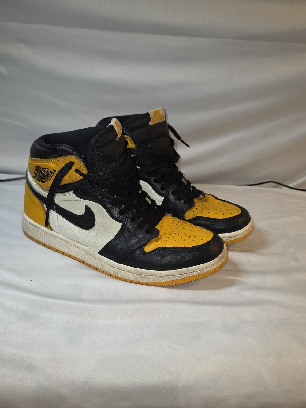 Nike Air Jordan 1 High OG Black/Yellow/White Sneakers